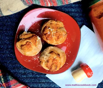 PIZZA MUFFINS (Low Calorie Version)